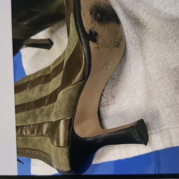 Boots - Picture 2 of 4